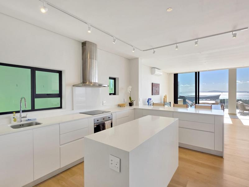 5 Bedroom Property for Sale in Green Point Western Cape